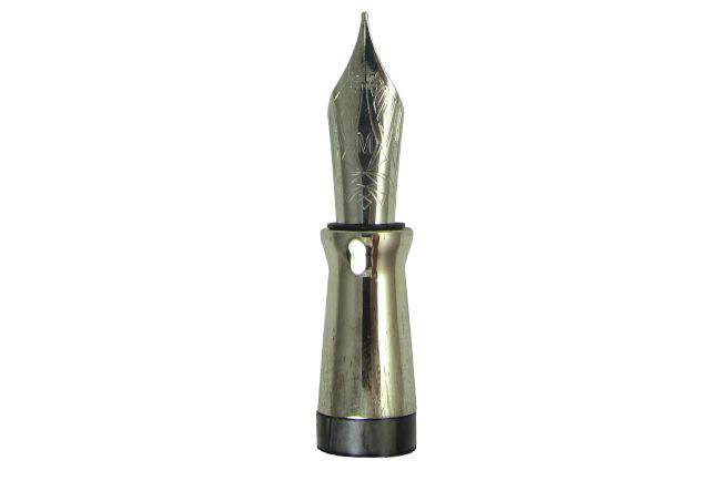 Pineider Avatar UR fountain pen in Riace Bronze with an elegant design and fine nib, showcasing its luxurious craftsmanship.