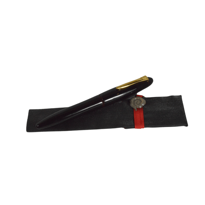 Platinum Izumo Akatame fountain pen with medium nib, featuring sleek design and black ink reservoir, by Platinum Pen Company.
