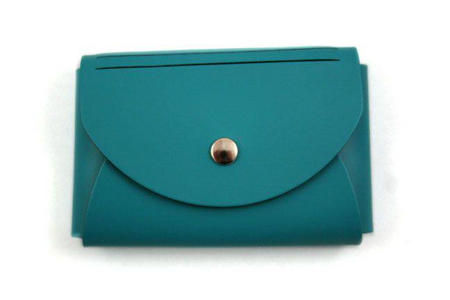 San Lorenzo small business card holder made of regenerated pink leather, designed for holding credit or business cards.