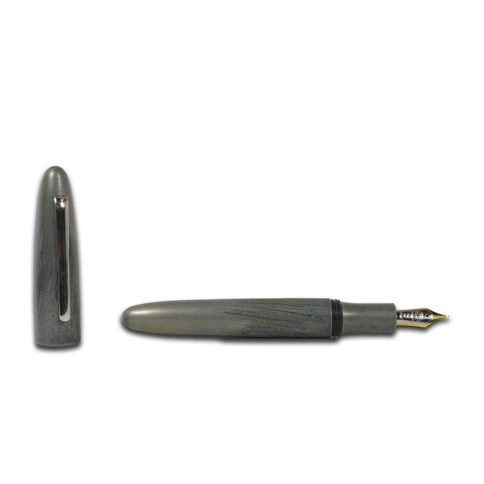 Taccia Miyabi Kaga 18K WinterEclipse limited edition fountain pen with elegant design and gold accents.